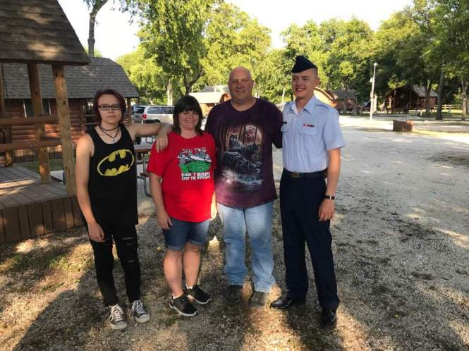 38448917_10205188286103349_1342074063345942528_n